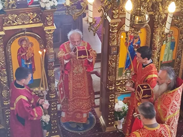 Архиерейская служба на приходе храма Архистратига Михаила в Ореанде в день памяти великомученицы Ирины