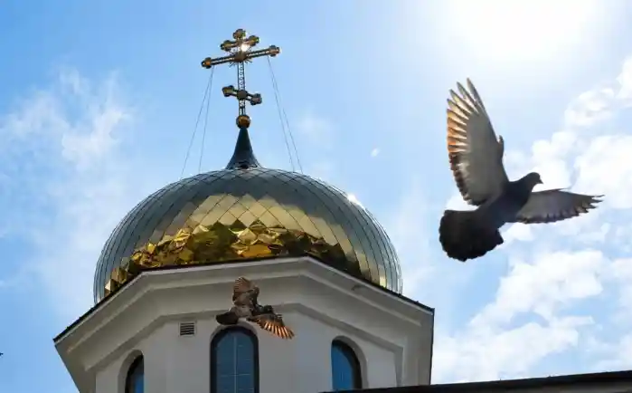 Епископ Ялтинские Нестор возглавил престольные торжества в храме Вознесения Господня в Кореизе