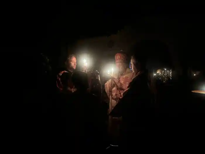 Епископ Ялтинский Нестор возглавил ночную Божественную Литургию в день памяти святого великомученика и целителя Пантелеимона