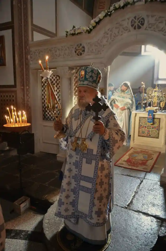 Епископ Нестор возглавил Божественную Литургию в праздник Покрова Пресвятой Богородицы