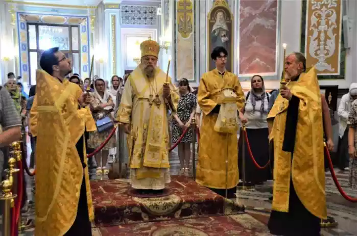 ЕПИСКОП ЯЛТИНСКИЙ НЕСТОР СОВЕРШИЛ ВСЕНОЩНОЕ БДЕНИЕ В КАНУН ПРАЗДНИКА ВСЕХ РУССКИХ СВЯТЫХ