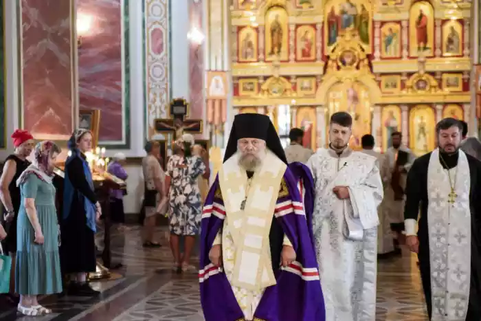 6 июня епископ Ялтинский Нестор совершил Всенощное Бдение в кафедральном Александро-Невском соборе г.Симферополя