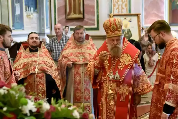 Преосвященнейший епископ Ялтинский Нестор возглавил Всенощное Бдение в канун праздника Происхождения Честных Древ Животворящего Креста Господня