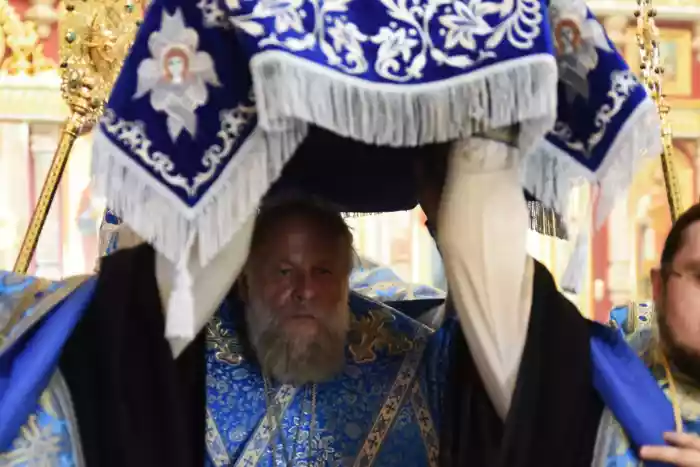 Преосвященный Нестор, епископ Ялтинский, викарий Симферопольской и Крымской епархии совершил всенощное бдение в кафедральном Свято-Александро-Невском соборе г.Симферополя в канун праздника Успения Пресвятой Богородицы