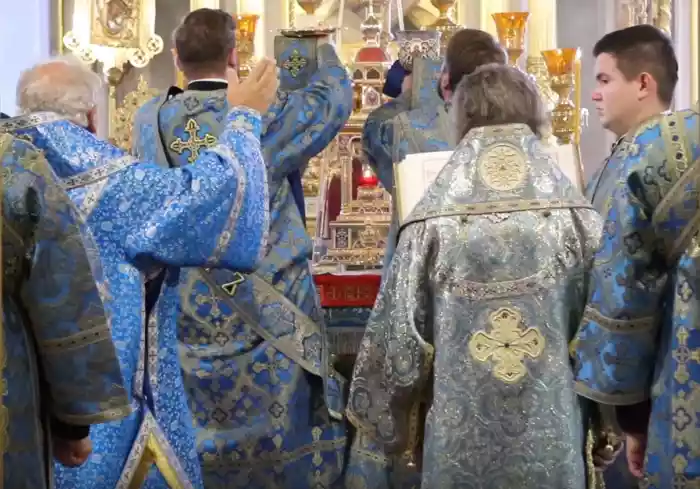 Божественная Литургия в праздник Успения Пресвятой Богородицы